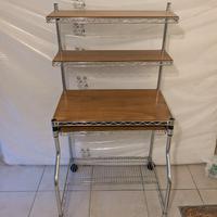 Scrivania porta PC con ruote