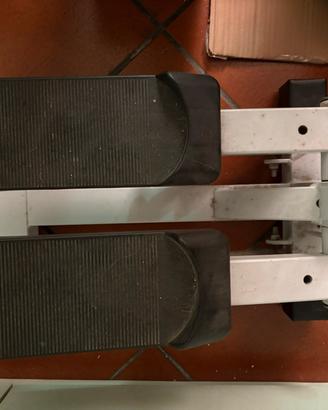 Step con sforzo regolabile