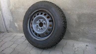 Pneumatico 155/70 SR13 completo di cerchio