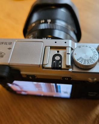 Fotocamera Fujifilm X-E2 + obiettivo 18-55mm