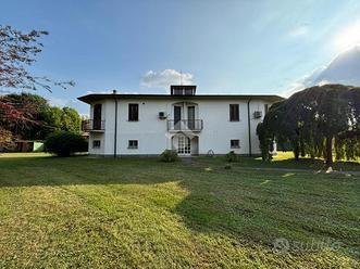 VILLA SINGOLA A RIVOLTA D'ADDA