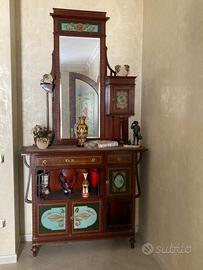 Elegante console stile liberty