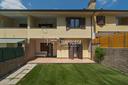 villa-con-giardino-posizine-centrale