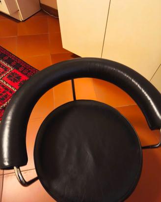 Ambitissima poltrona girevole copia Cassina LC7