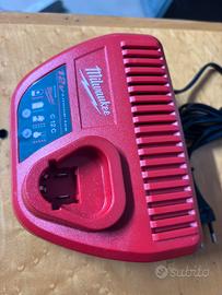 Caricabatterie Milwaukee m12