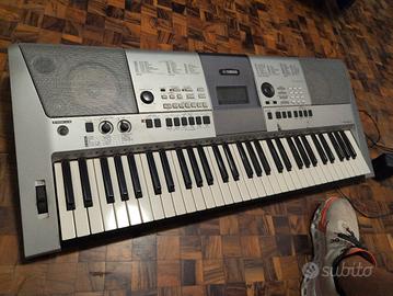 tastiera Yamaha psr413