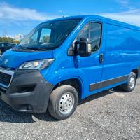 Peugeot Boxer 330 2.2 BlueHDi 120 S&S PC-TN Furgon