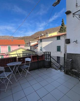 CASA SEMINDIPENDENTE A NE