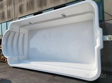 Piscina in vetroresina m. 10,3 x m. 3,65 h. 150 cm