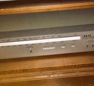 Tuner Akai Stereo AM FM - radio