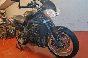 Street Triple R 2012