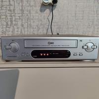Videoregistratore VHS di marca LG modello LV270D