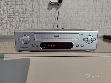 Videoregistratore VHS di marca LG modello LV270D