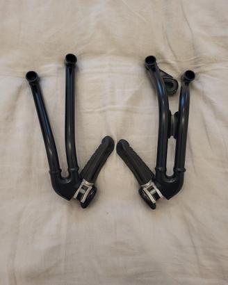 Supporto pedane passeggero ktm 790/890 Duke