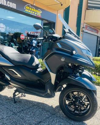 YAMAHA Tricity 300 TUTTO INCLUSO ANCHE PASSAGGIO