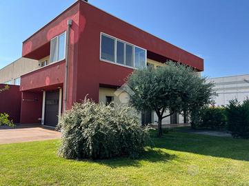 CAPANNONE A BOVOLONE