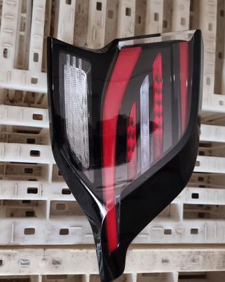 FARO POSTERIORE DESTRO KIA SPORTAGE 2025
