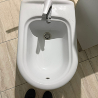 bidet con rubinetto