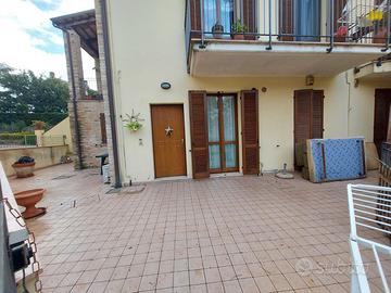 Indipendente ampio scoperto 2 camere 2 wc garage