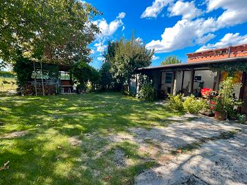 Sala per eventi con giardino