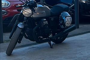 Moto Guzzi V7 IV Stone Icon 850 2023