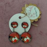 orecchini in vetro resina e carta da origami 