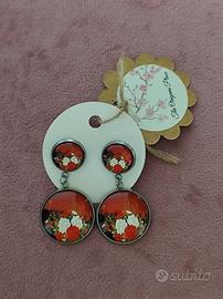 orecchini in vetro resina e carta da origami 