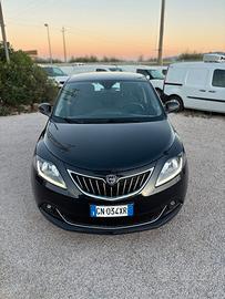 Lancia Ypsilon 1.0 FireFly 5 porte S&S Hybrid Silv