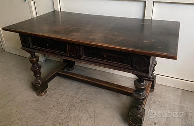 Tavolo in legno 