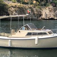 Gozzo cabinato in vetroresina usato