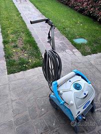 ROBOT PULITORE PER PISCINA