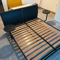 Letto matrimoniale con comodini mobili integrati