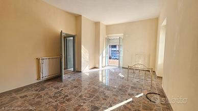 Appartamento 100 mq in  con Posto Auto
