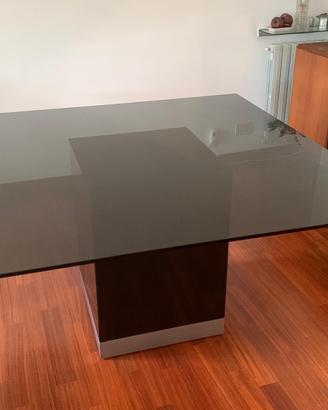 Tavolo di design quadrato in cristallo fumé