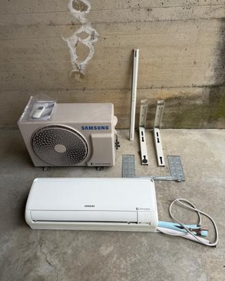 Climatizzatore Samsung 9000 BTU inverter completo