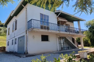 Casa singola con terreno 