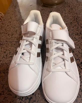 Scarpe Adidas unisex taglia 35