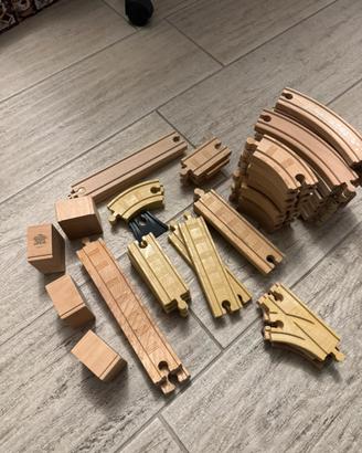 Binari in legno trenino Thomas