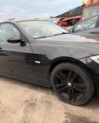 Disponibili ricambi usati per BMW E90 Berlina anno