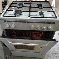 cucina 4 fuochi ventilato come NUOVO 