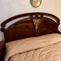 Struttura letto vintage in legno scuro