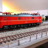 Locomotore BR 1018 delle OBB, scala HO analogico