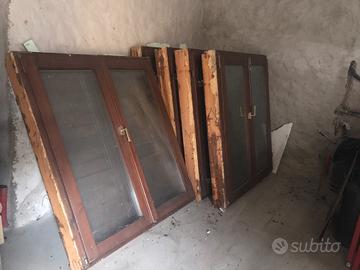 Finestre in legno triplo vetro con scuri