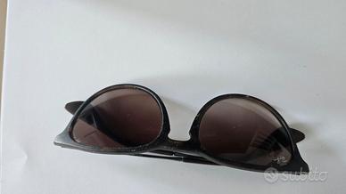 Occhiali da Sole Ray-Ban Erika RB4171 865/13Il Ray