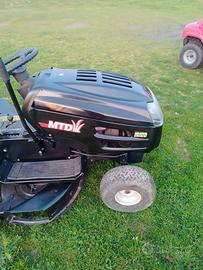 trattorino tagliaerba