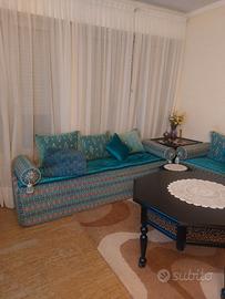 Salotto stile marocchino compreso di 1 tavolo,