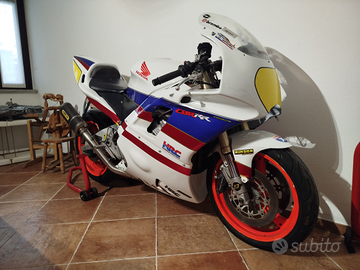 CBR 600 pronto pista