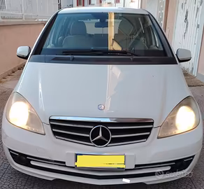 MERCEDES
Classe
A 160 BlueE