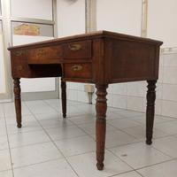 Scrivania antica 