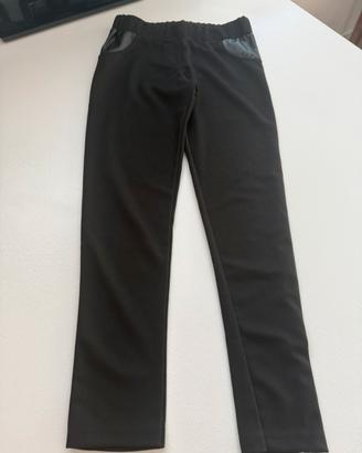 Leggings neri  inserti in finta pelle nera